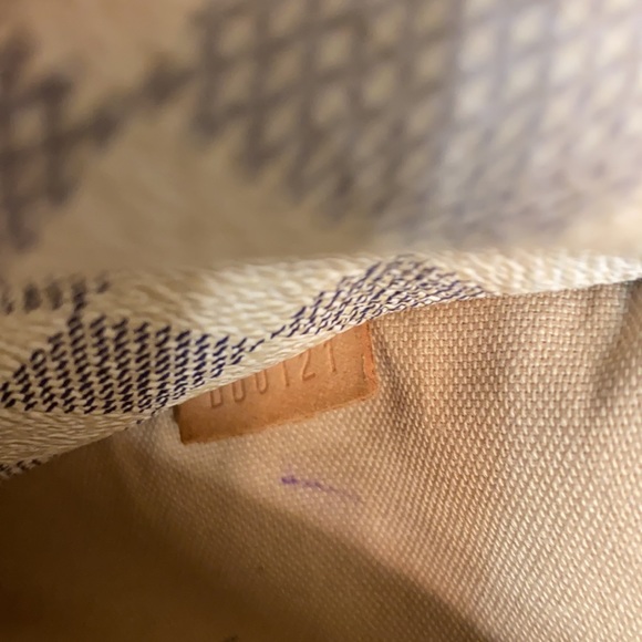 GM totally Louis Vuitton. discontinued model. - Picture 12 of 13